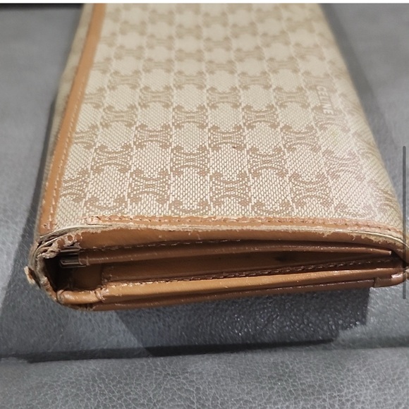 Celine Vintage Crossbody w/ preloved matching wallet. Tan/Cream w/gold accents - Picture 11 of 16